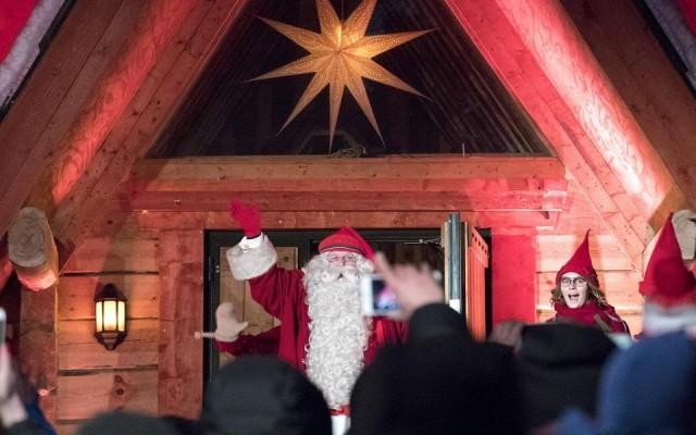 A man dressed as Santa Claus, also known as Father Christmas, leaves for his Christmas journey from Santa's Village at the Arctic Circle in Rovaniemi, Finland December 23, 2017. Lehtikuva/Laura Haapamaki via REUTERS