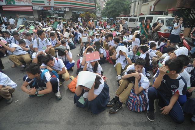 students-government-offices-join-q4-earthquake-drill