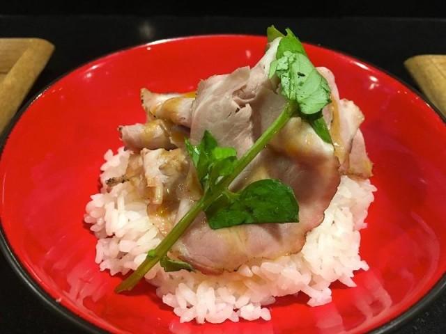 If you prefer rice, the Ro-Su Meshi is a complete meal with the sliced roasted pork as the star