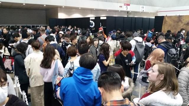 Don't be intimidated by long lines. As long as you have your celebrity autograph or photo op ticket, you'll get there!