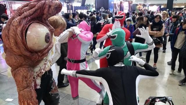 Cosplayers are always happy to have their photos taken if you ask nicely. Group cosplay canlead to creative photo ops. 