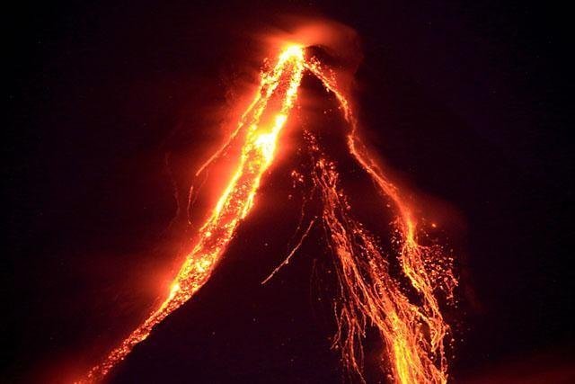 Mayon spews out lava