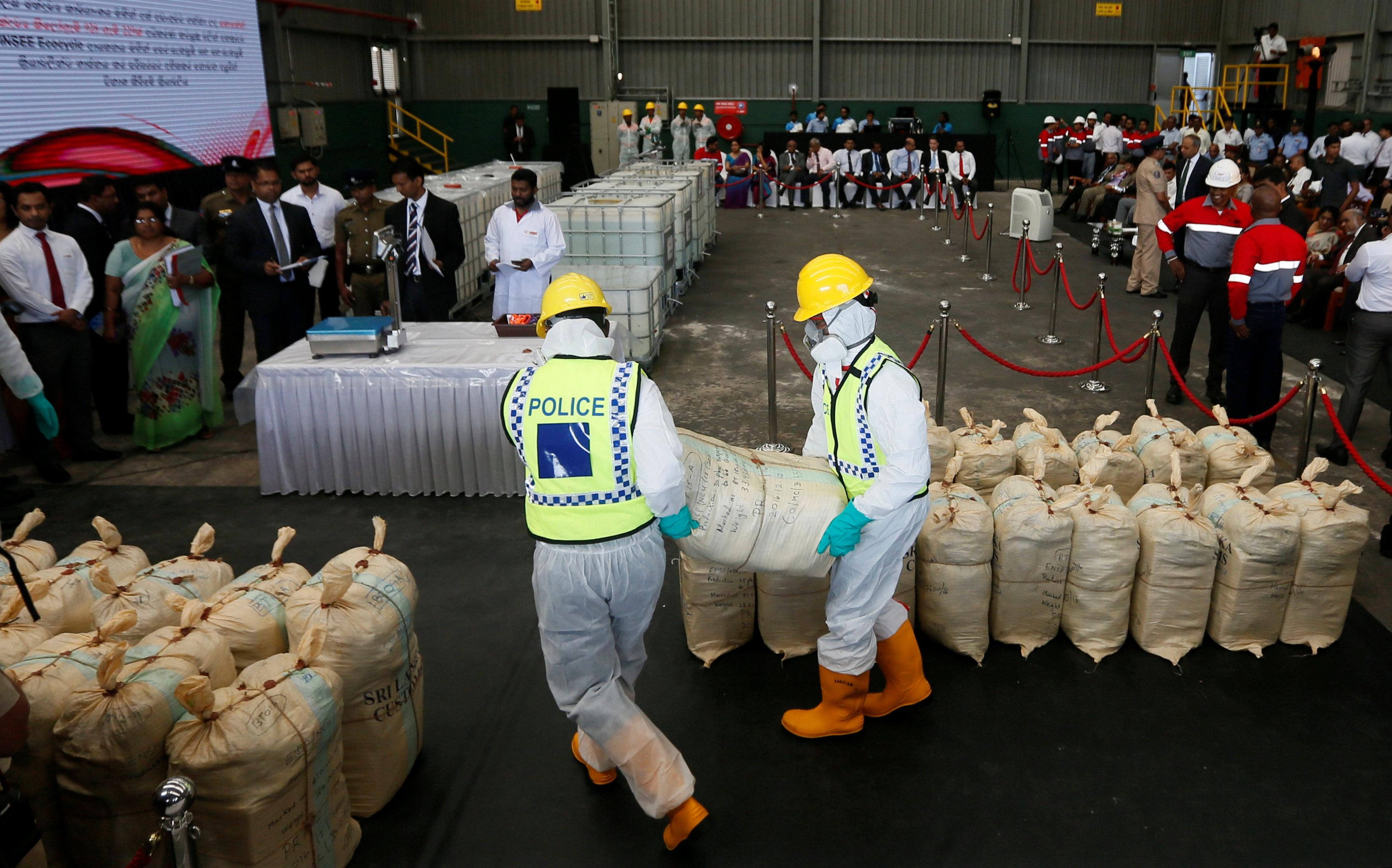 Sri Lanka destroys $108M haul of cocaine | Philippine News