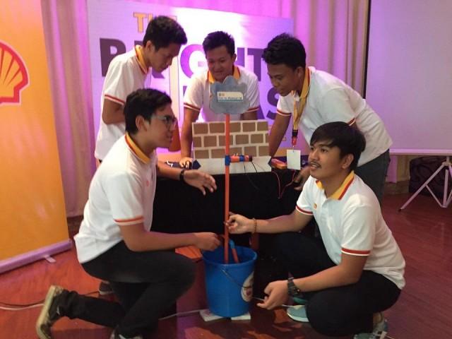 The students and their invention, 'Pipe-to Manalo-to,' in Makati City on February 26, 2018. Photos: Jon Viktor Cabuenas