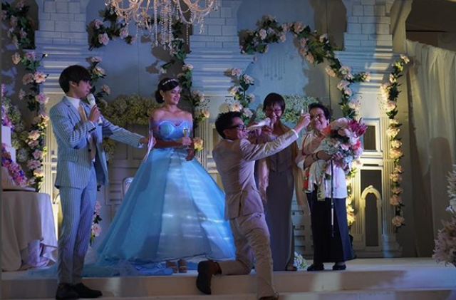 Both her grandmothers led the toast during Bianca's debut. Photo: Kapuso PR Girl/Instagram