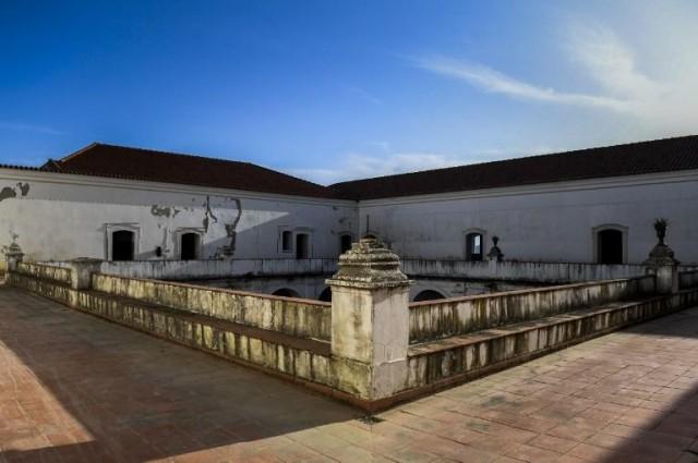 Picture shows a former convent and military court to be restored to a luxury hotel in the town of Elvas, in Alentejo on January 30, 2018. PATRICIA DE MELO MOREIRA / AFP