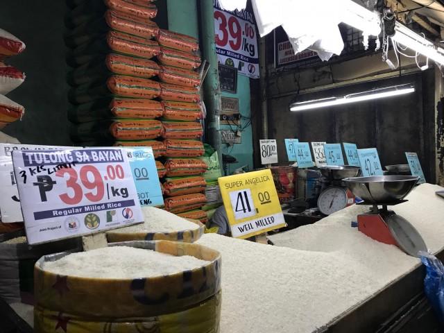 Tulong sa Bayan rice costs P39 per kilo but no one seems interested in buying this type of rice in the market. PHOTO BY BERNADETTE REYES