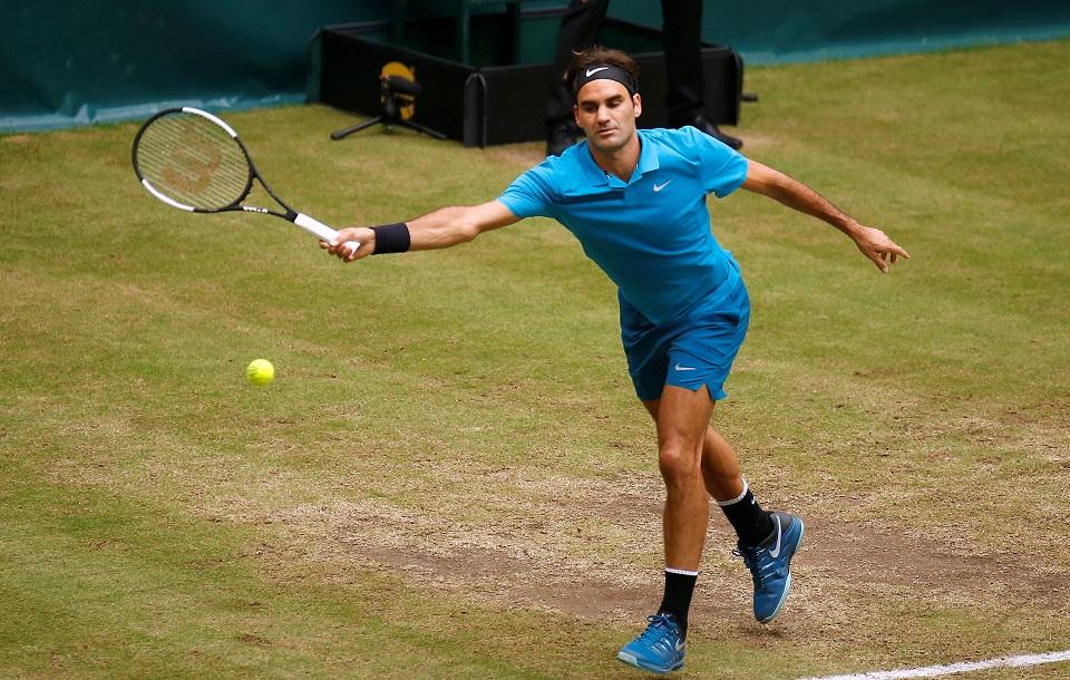 Croatia's Borna Coric defeated Switzerland's Roger Federer 7-6(6) 3-6 6-2 in the Halle Open final on Sunday. REUTERS/Leon Kuegeler