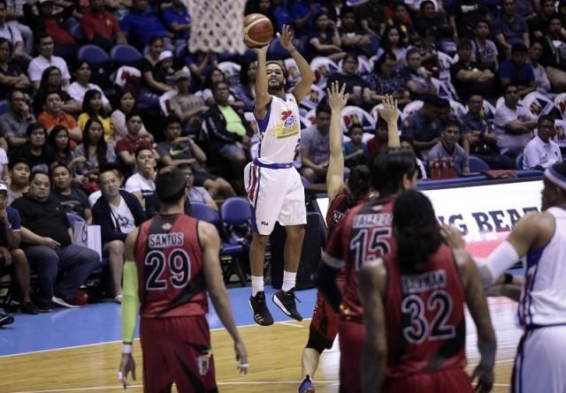 Hotshot Justin Mellon scores a 3.