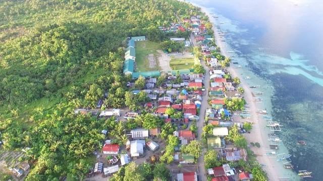 Top view of Sulu-an, a 2-kilometer long island barangay in Guiuan, Eastern Samar and home to 1,500 people. Super Typhoon Haiyan first made landfall in this easternmost island in the country on November 8, 2013. (c) Kathleen Lei Limayo/ICSC