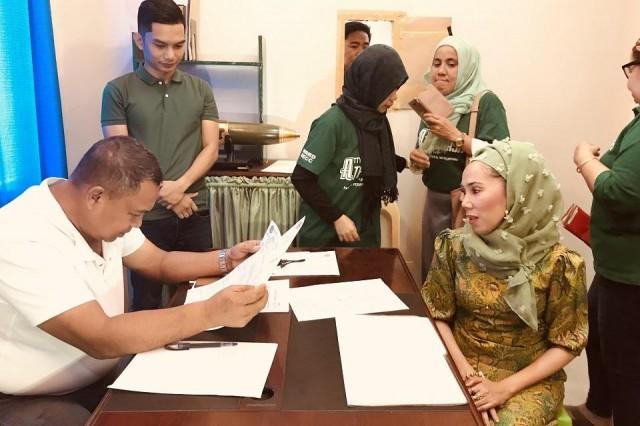 Agriculture Undersecretary Bai Ranibai Dilangalen on Monday filed her certificate of candidacy (COC) for a seat in the House of Representatives representing Maguindanao's first district, which includes Cotabato City. Photo: Ferdinandh Cabrera