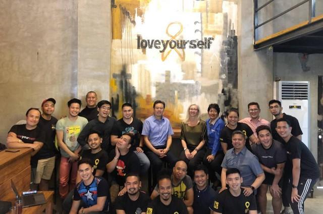 LoveYourself&acirc;s newest community is named after the iconic Welcome Rotonda as the gateway to Quezon City from Manila. In photo are the volunteers of LoveYourself together with its partner AIDS Healthcare Foundation (AHF). Aside from AHF, Pilipinas Shell Foundation, Inc. and MACARE Laboratories are the major partners of LoveYourself on this new clinic. Photo courtesy of LoveYourself Inc.