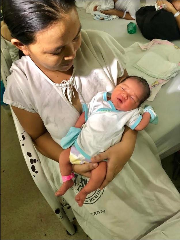 Mommy Alfa with her baby named after Catriona. Ian Cruz