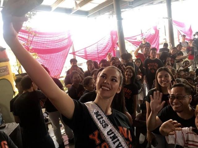 Catriona taking a selfie with the kids. Photo: Kaela Malig/GMA News