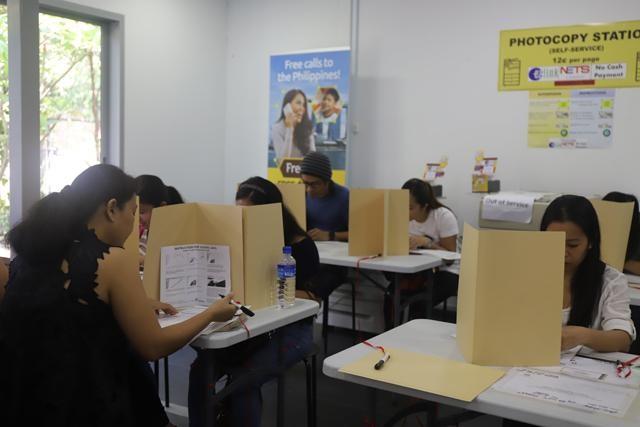 OFWs in Singapore cast their ballots for the OAV 2019.