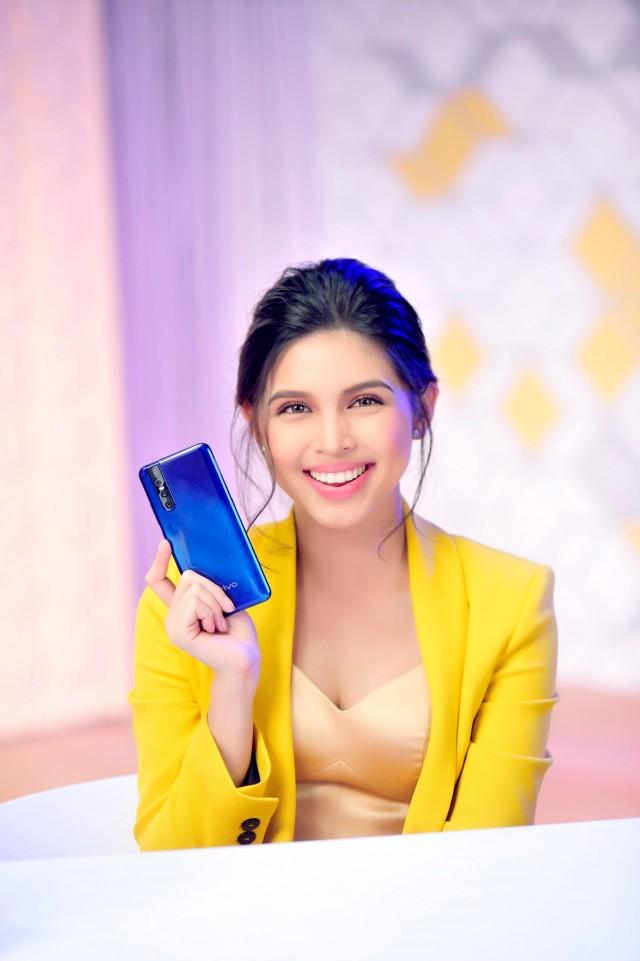 Young celebrity Maine Mendoza challenges everyone to rise up from the usual expectations with the Vivo V15 Pro