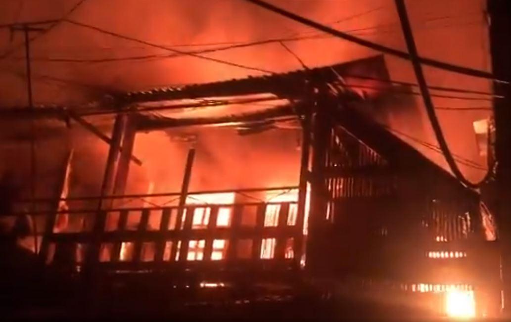 Fire Hits Residential Area In Caloocan City News GMA News Online
