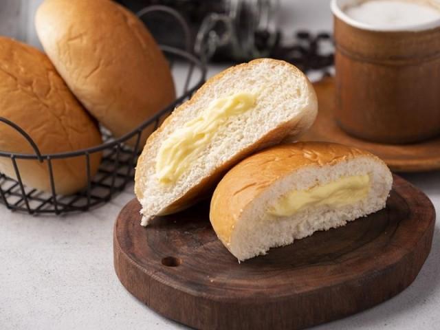 Fuwa Fuwa's custard bun