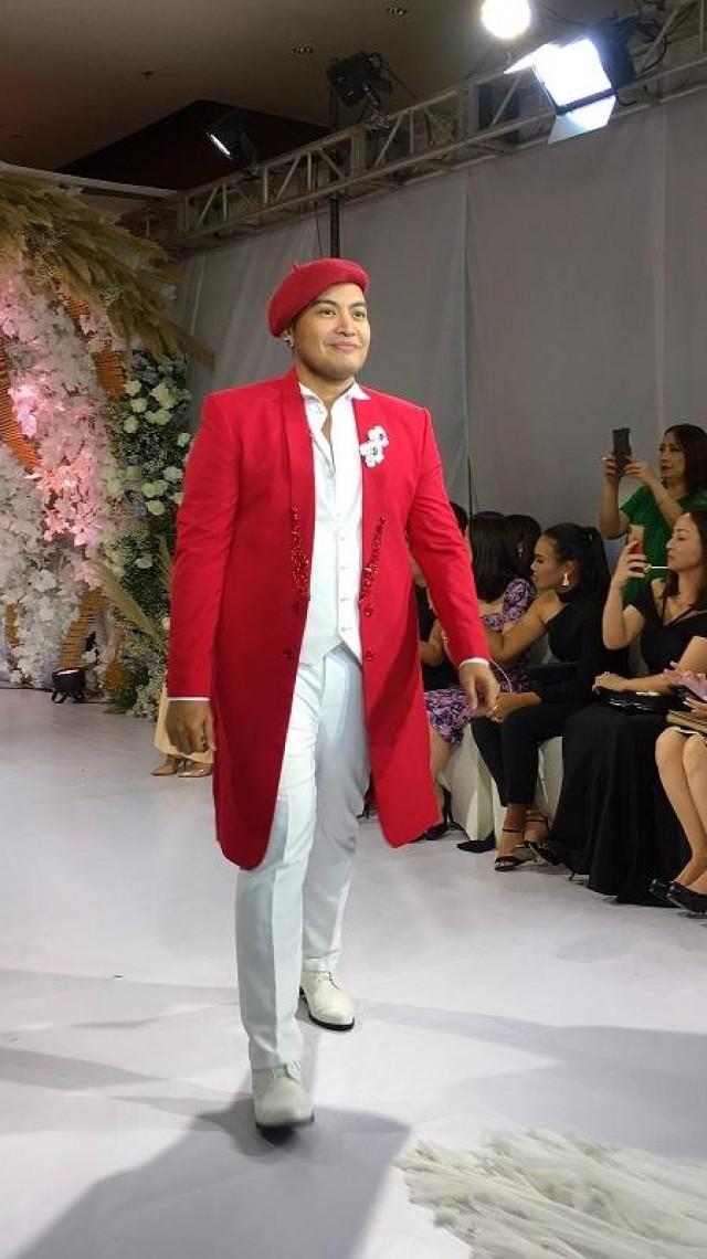 Designer Leo Almodal for whom Kapuso actress Sanya Lopez has modeled. Photo: Ching Dee/GMA News
