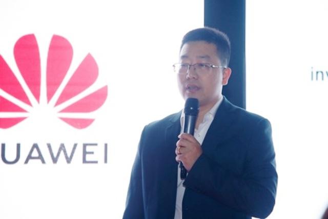 Huawei Philippines country head of Consumer Business Group George Li 
