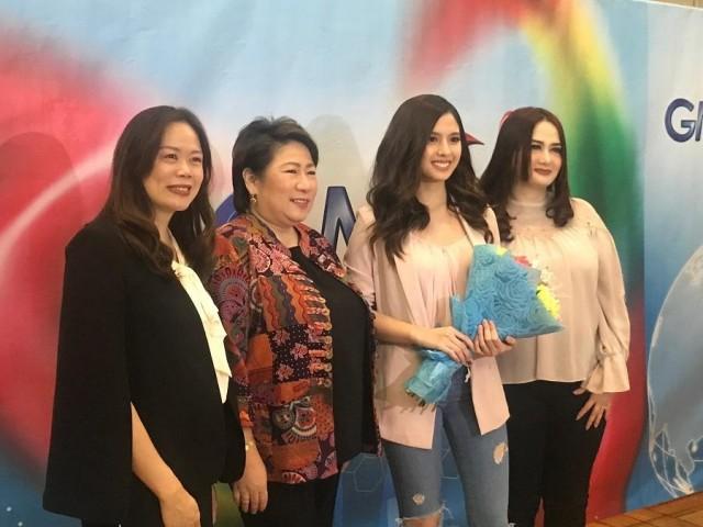 Ysabel was welcomed to the network by GMA Senior Vice President for Entertainment Lilibeth Rasonable and GMA Senior AVP for Alternative Productions Gigi Santiago-Lara. At the right-most is Ysabel's mom Michelle