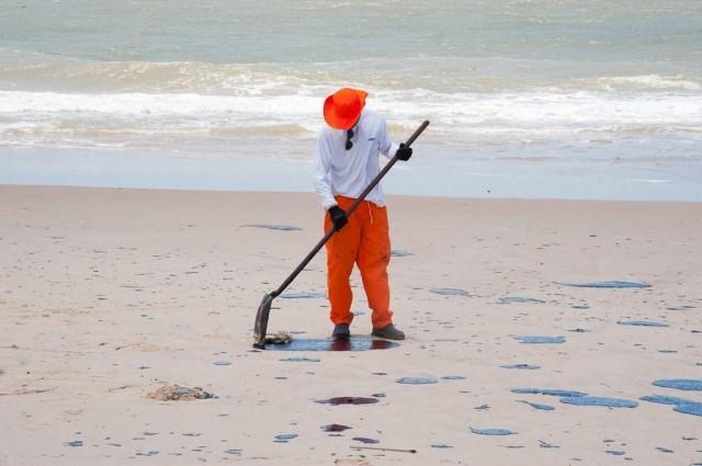 Mystery Oil Spills Blot More Than 130 Brazilian Beaches Gma News Online