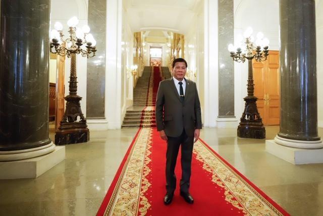 President Rodrigo Roa Duterte poses for posterity as he is given a tour inside the Kremlin Palace in Moscow, Russian Federation on October 4, 2019. 