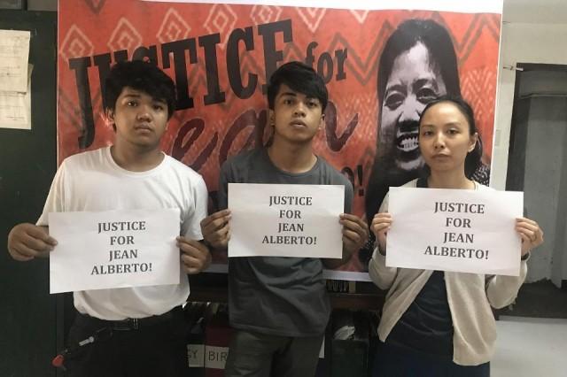The children of Mary Jean Alberto, who died in Abu Dhabi on October 2, do not believe she took her own life and demand justice at the Migrante Home Office in Quezon City on October 15, 2019. Photo: Joviland Rita 