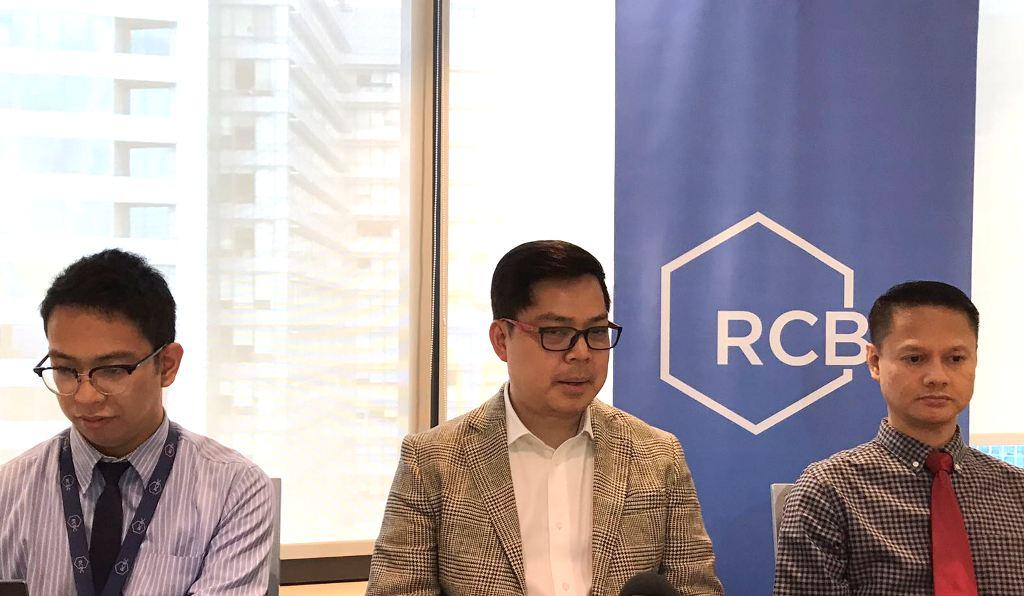 RCBC executive vice president and chief innovation and inclusion officer Lito Villanueva, center, briefs reporters on the bankâ€™s plan to put up a digital banking platform. The briefing took place at Seda Residences in Makati City on Wednesday, November 27, 2019. Jon Viktor Cabuenas, GMA News