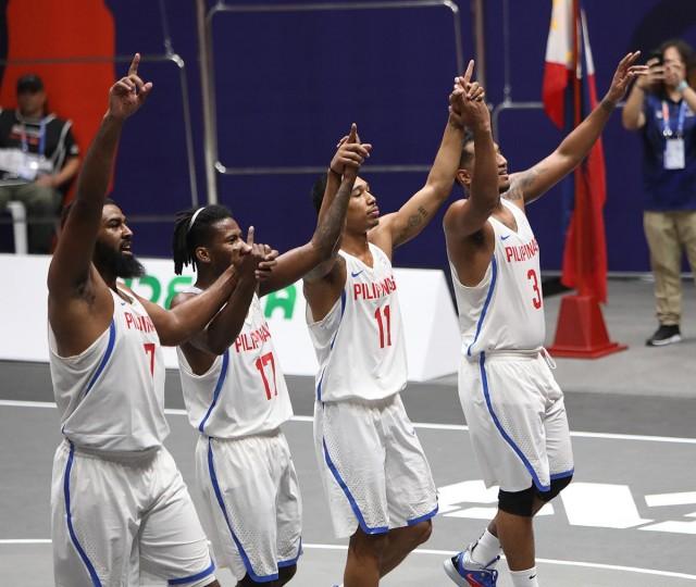 The Gilas men celebrate their victory. Zeke Alonzo