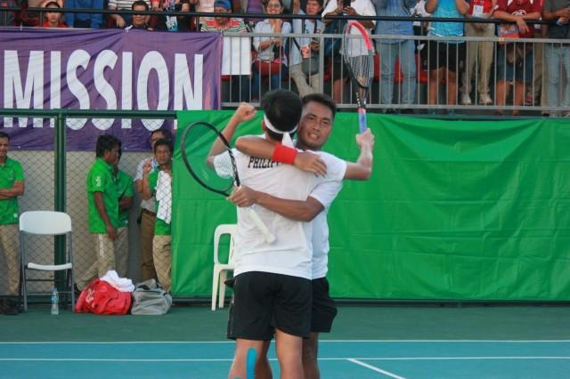 Francis Alcantara and Jeson Patrombon celebrate after defeating Vietnam's Daniel Cao and Phuong Nguyen. Zeke Alonzo
