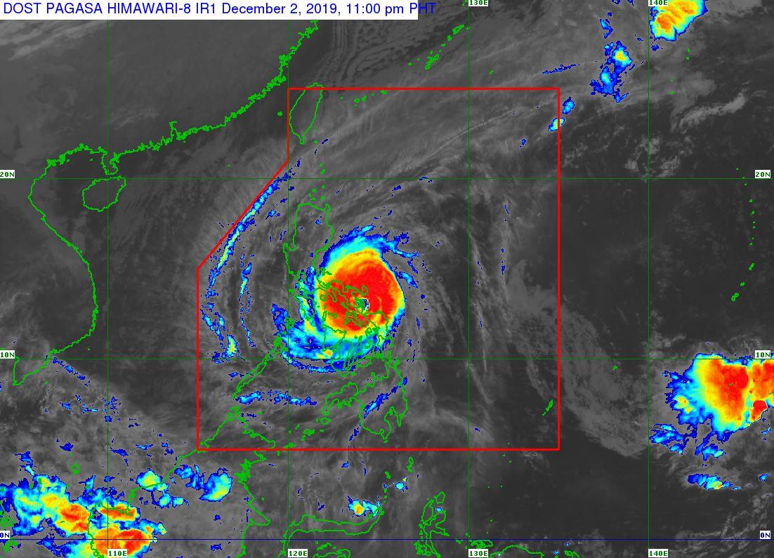 Tisoy makes landfall in Gubat, Sorsogon | GMA News Online