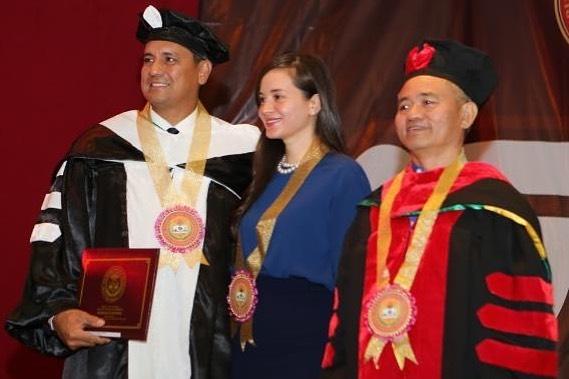 Richard Gomez Graduates With A Doctorate In Public Administration