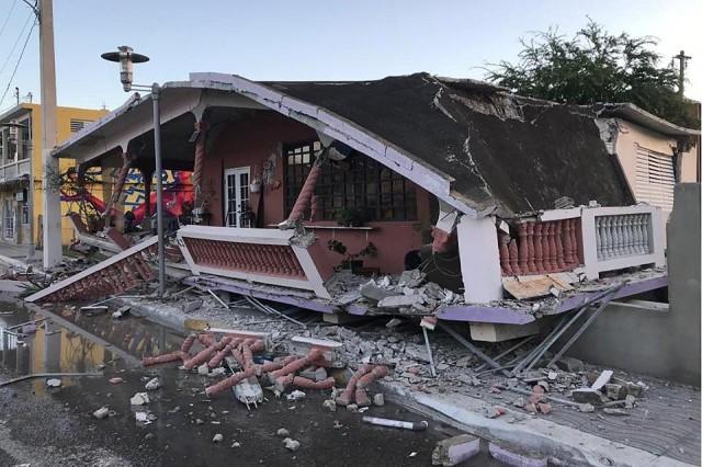Strong Shallow Quake Hits Puerto Rico Kills At Least 1