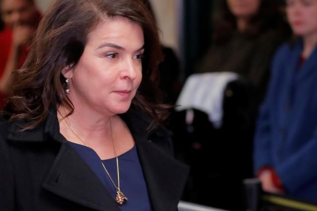 Actor Annabella Sciorra arrives after a lunch break to testify as a witness in the case of film producer Harvey Weinstein at New York Criminal Court during his sexual assault trial in the Manhattan borough of New York City, New York, U.S., January 23, 2020. REUTERS/Lucas Jackson