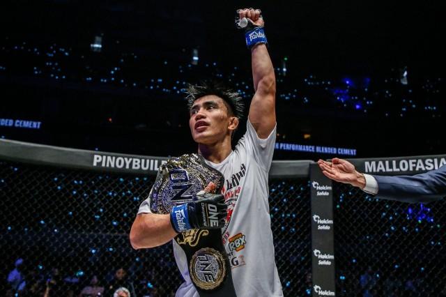 Joshua Pacio successfully defended his ONE strawweight world title over Alex Silva at ONE: Fire & Fury Friday night at the Mall of Asia Arena. PHOTO FROM ONE CHAMPIONSHIP