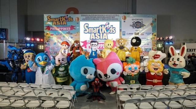 Mascots from different exhibitors paraded the event and took to the stage with fun performances last year