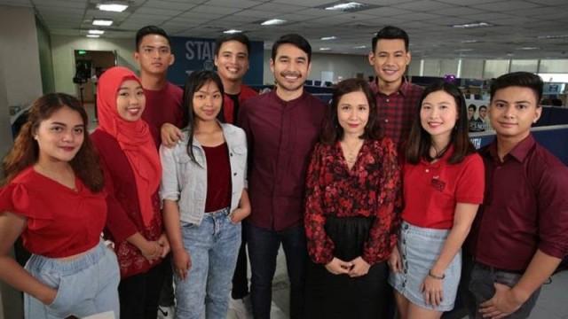 Bringing new blood to the most awarded broadcast news organization in the country. Stand for Truth reporters (L-R) Mj Geronimo, Manal Sugadol, Nico Waje, Bhea Docyogen, JM Encinas, Shai Lagarde, Anthony Esguerra, Izzy Lee, and Eduard Faraon have proven themselves worthy of the spotlight alongside award-winning broadcast journalist Atom Araullo (center) and GMA resident political analyst Richard Heydarian (not in photo).