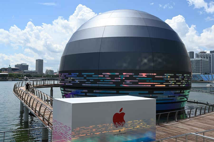 New Apple store in Singapore is world's first to sit on water — reports