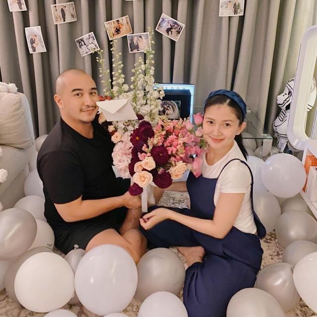 anniversary surprise for husband at home