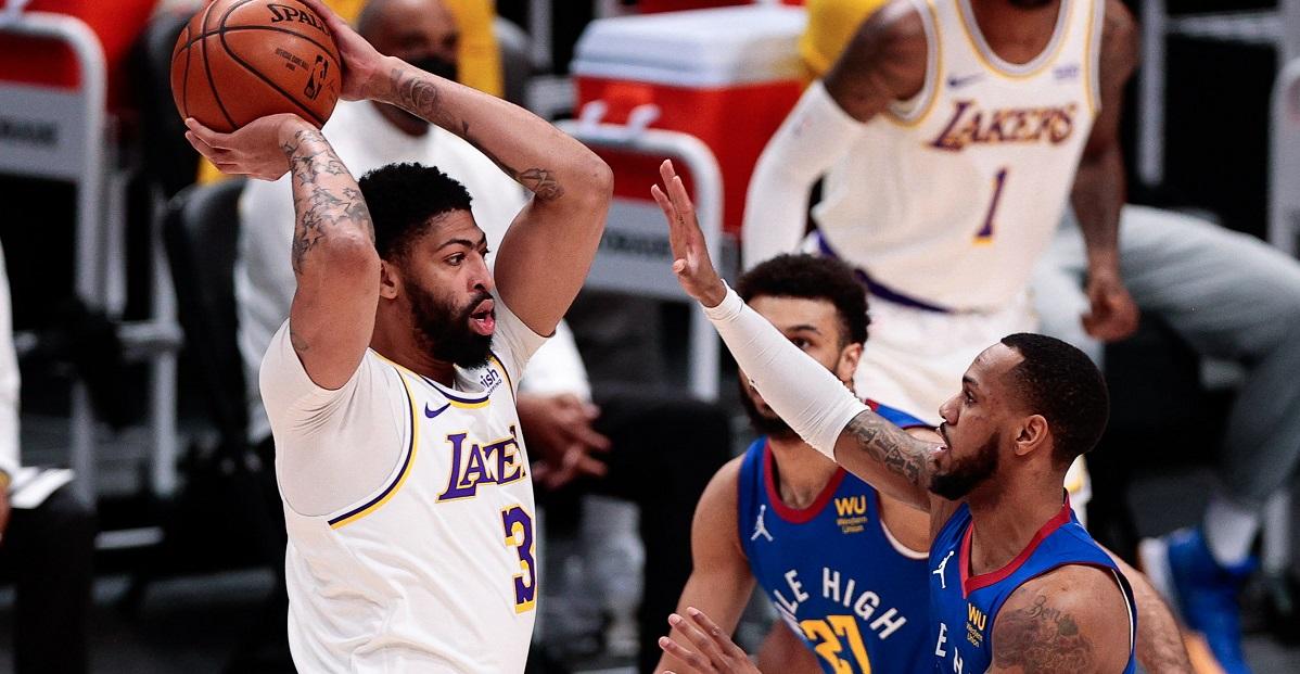 Is Anthony Davis playing tonight? Lakers injury report vs Thunder