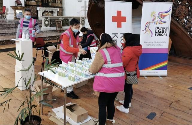 Volunteers in Amsterdam give free food packs and groceries to vulnerable Filipinos migrants in the Netherlands. Courtesy: Hon Sophia Balod