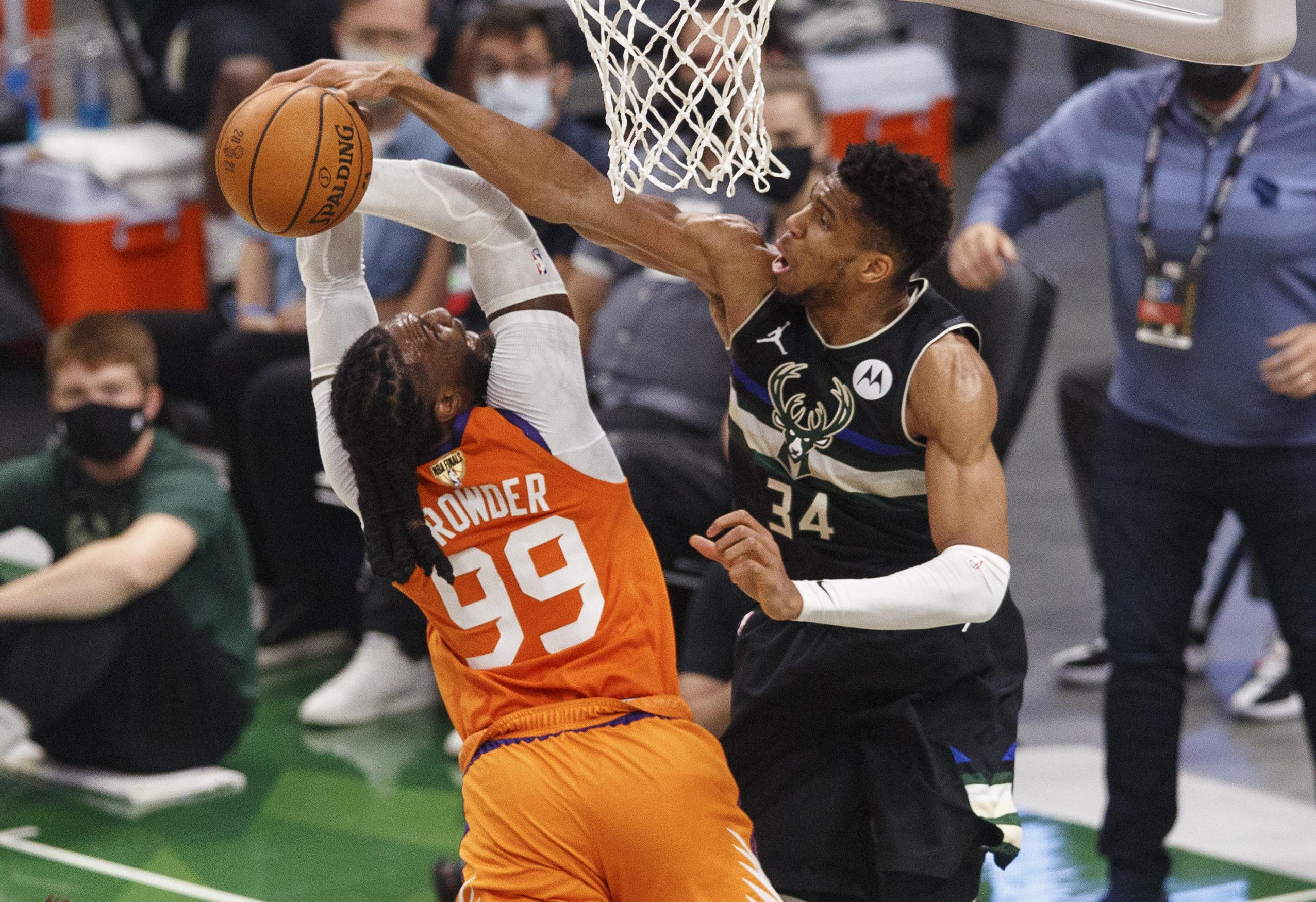 Phoenix Suns vs Milwaukee confrontam-se numa histórica e inédita final do  NBA - AngoRussia