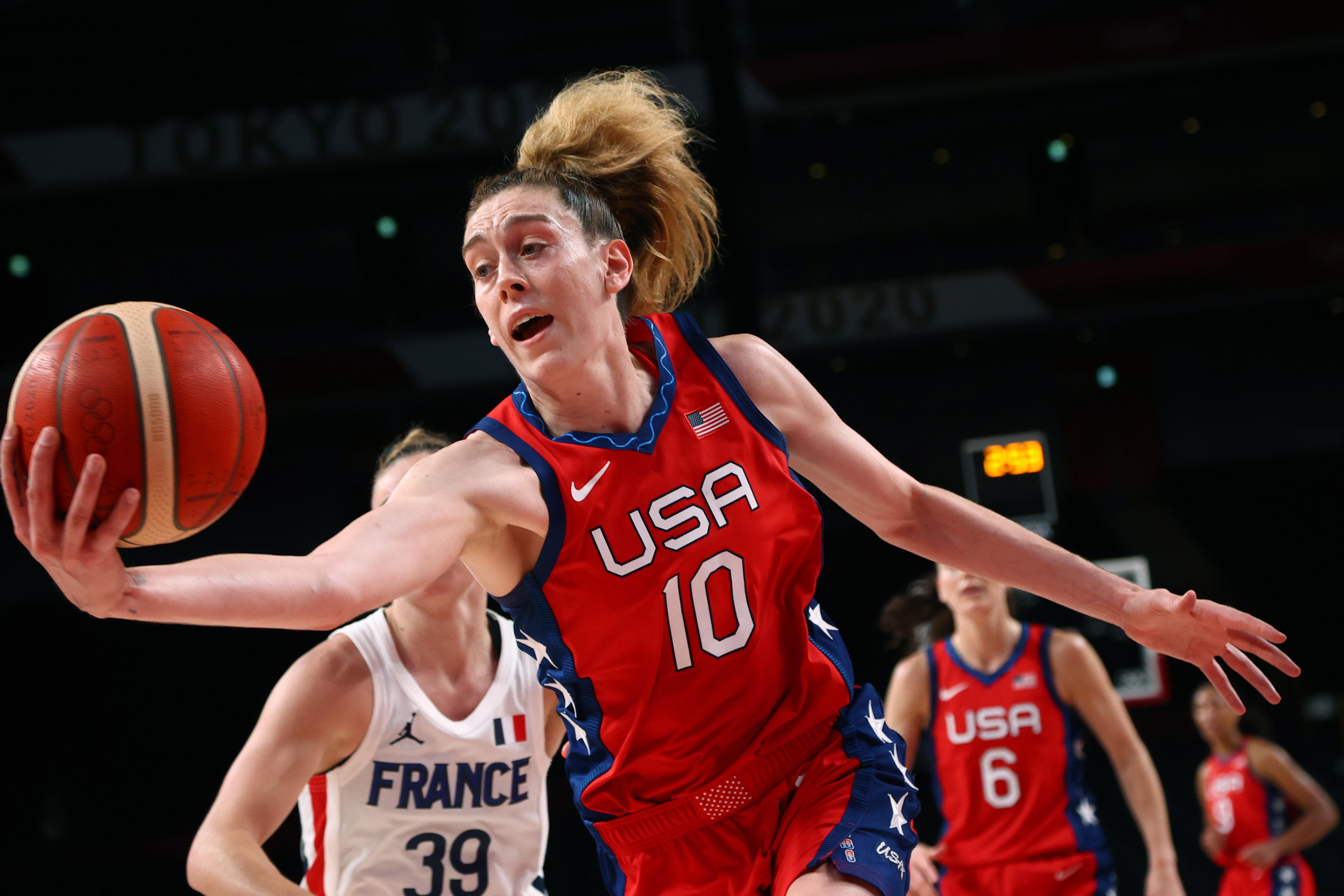 Olympics-Basketball-U.S. women complete sweep, France and Japan