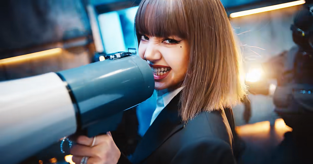 Blackpink S Lisa Breaks Youtube Record For Solo Artist With Most Views