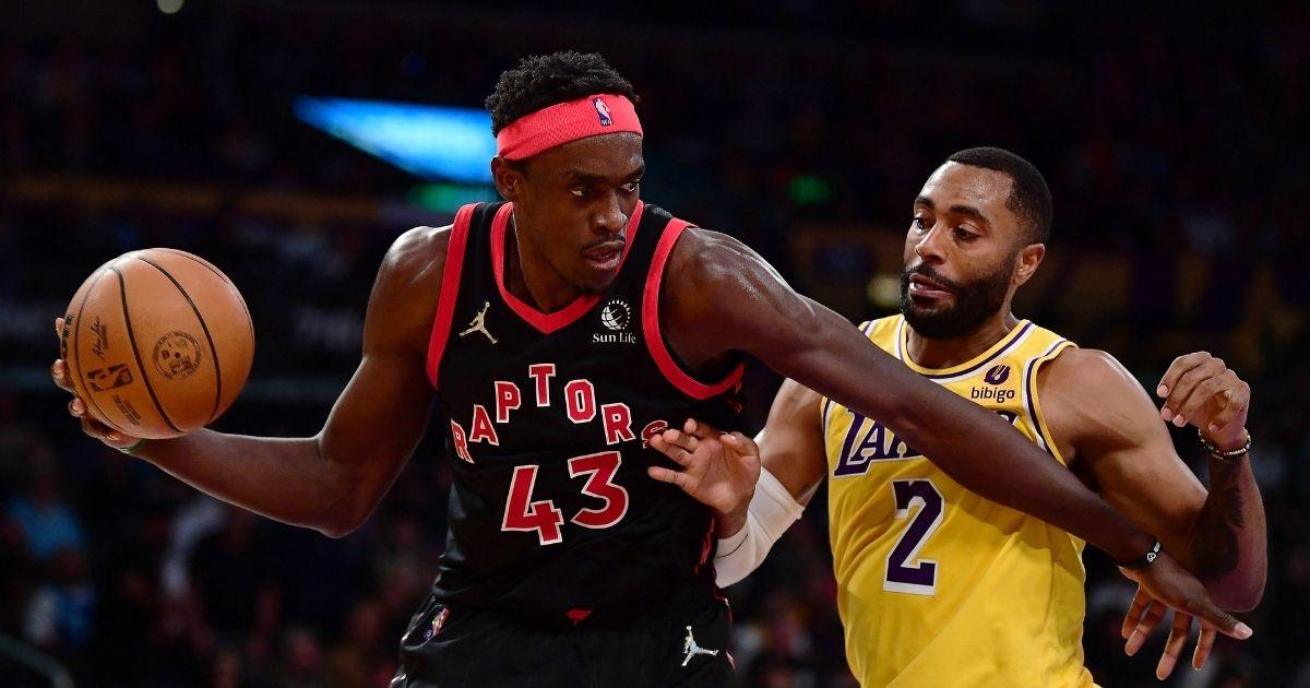 Raptors jump on Lakers early, roll to victory