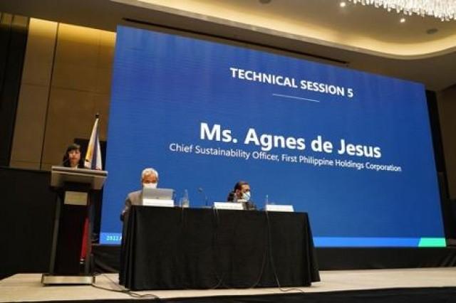 Technical Session 5 on Day 2 included speakers, from L-R, First Philippine Holdings Corporation Chief Sustainability Officer Ms. Agnes De Jesus, ARISE Philippines Co-Chair VADM Alexander Pama, and Youth Innovation Lab Nepal Executive Director Mr. Pradip Khatiwada.