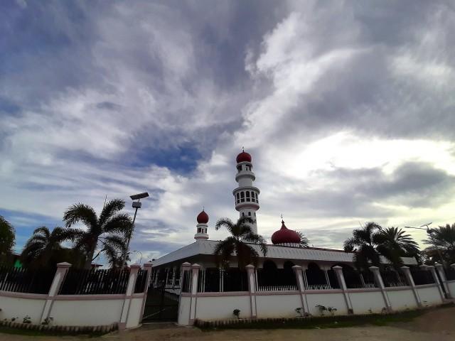 Built in 1885, the Taluksangay Mosque is considered the first Islamic place of worship in Zamboanga Peninsula.