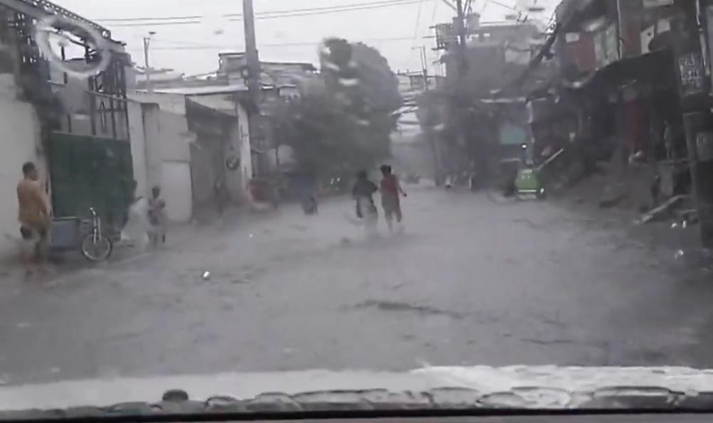 Flooding Hits Parts Of Metro Manila Amid Continuous Rain GMA News Online