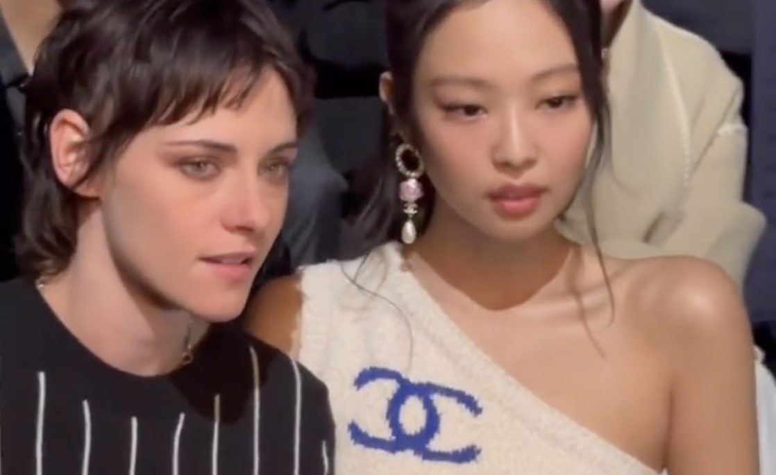BLACKPINK's Jennie, Kristen Stewart sit together in the front row of Paris  Fashion Week